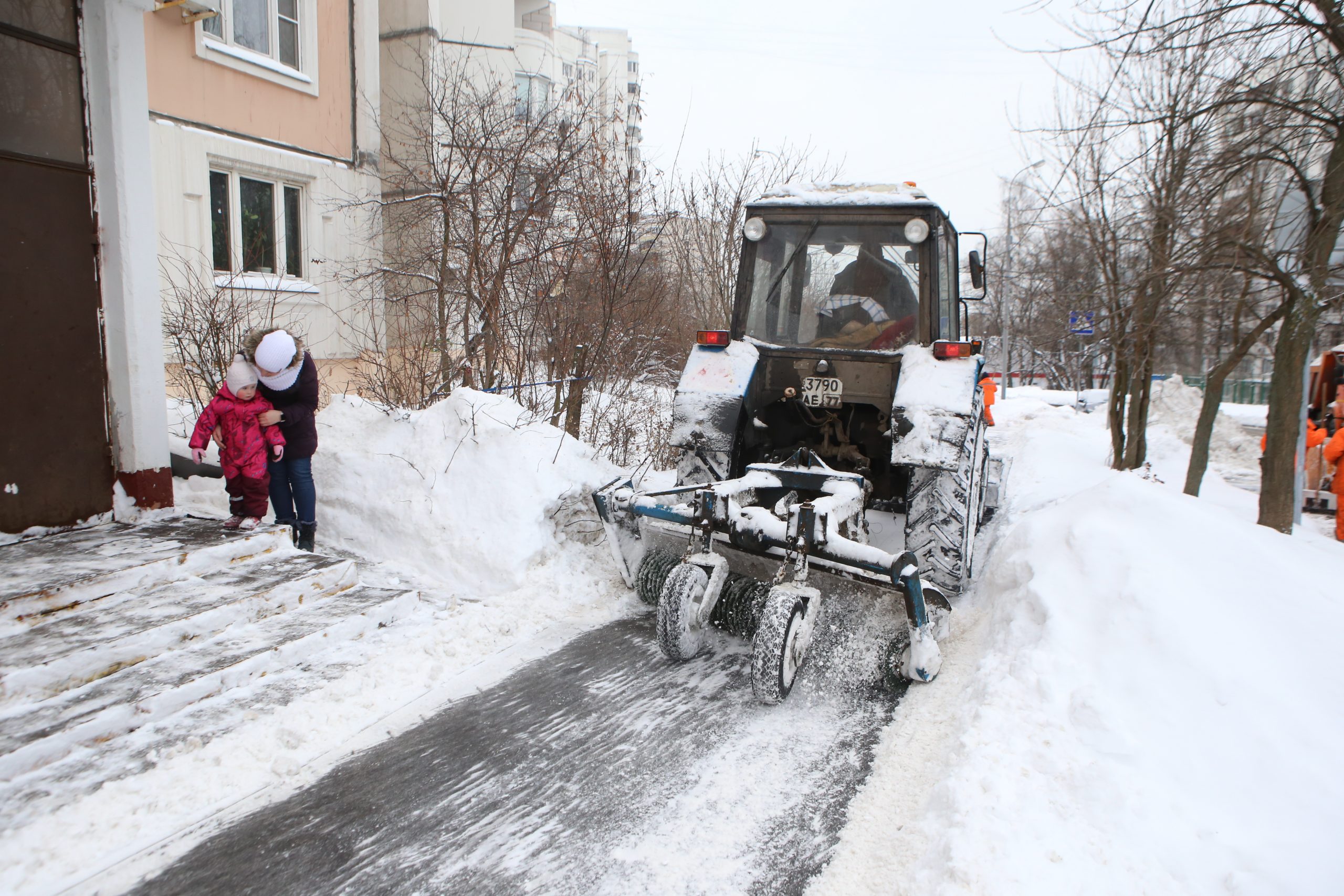 уборка снега москва