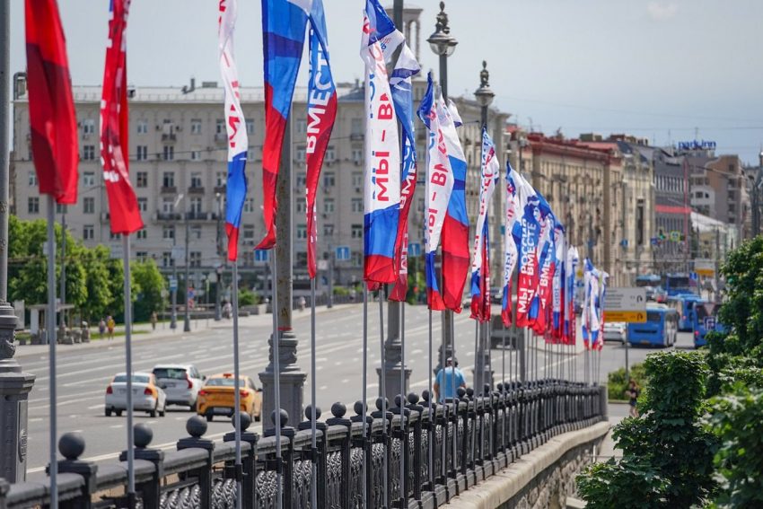 Волонтер: Москвичи активно интересуются возможностью заключения контрактов о прохождении военной службы